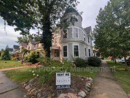 featured image of 1025 Crescent Ave