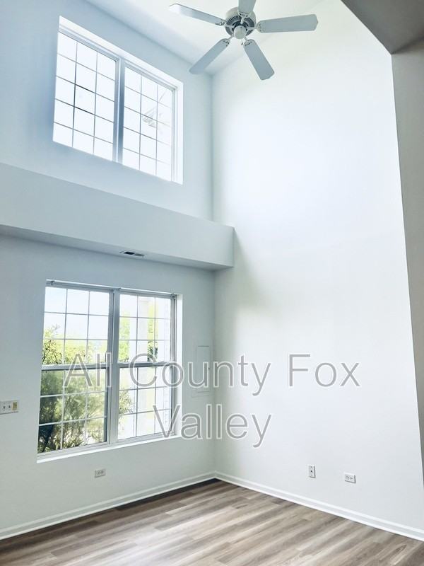 503 S Lakeside Ct - Photo 6 of 19