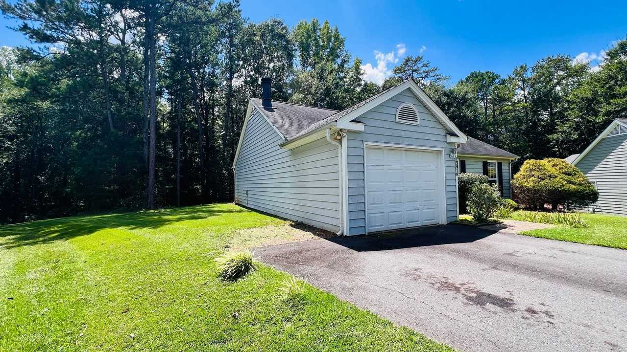 13818 Faversham Ct - Photo 2 of 28