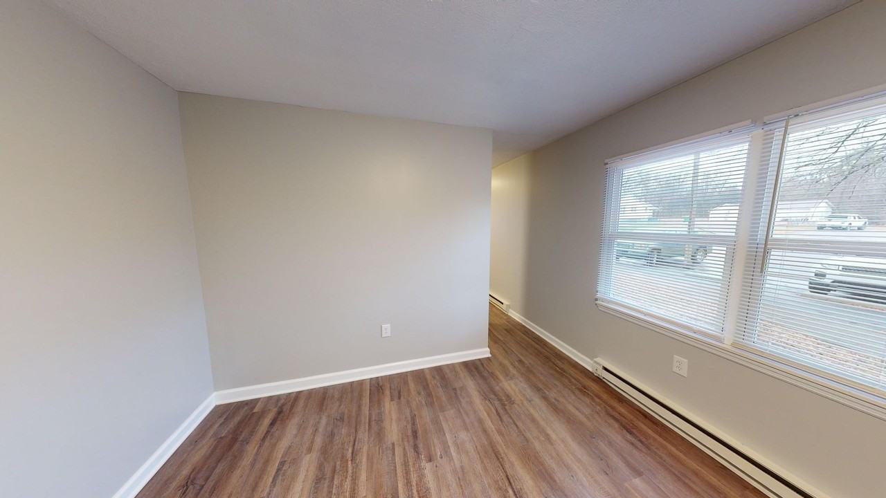 Oak Park Apartments - Photo 5 of 38