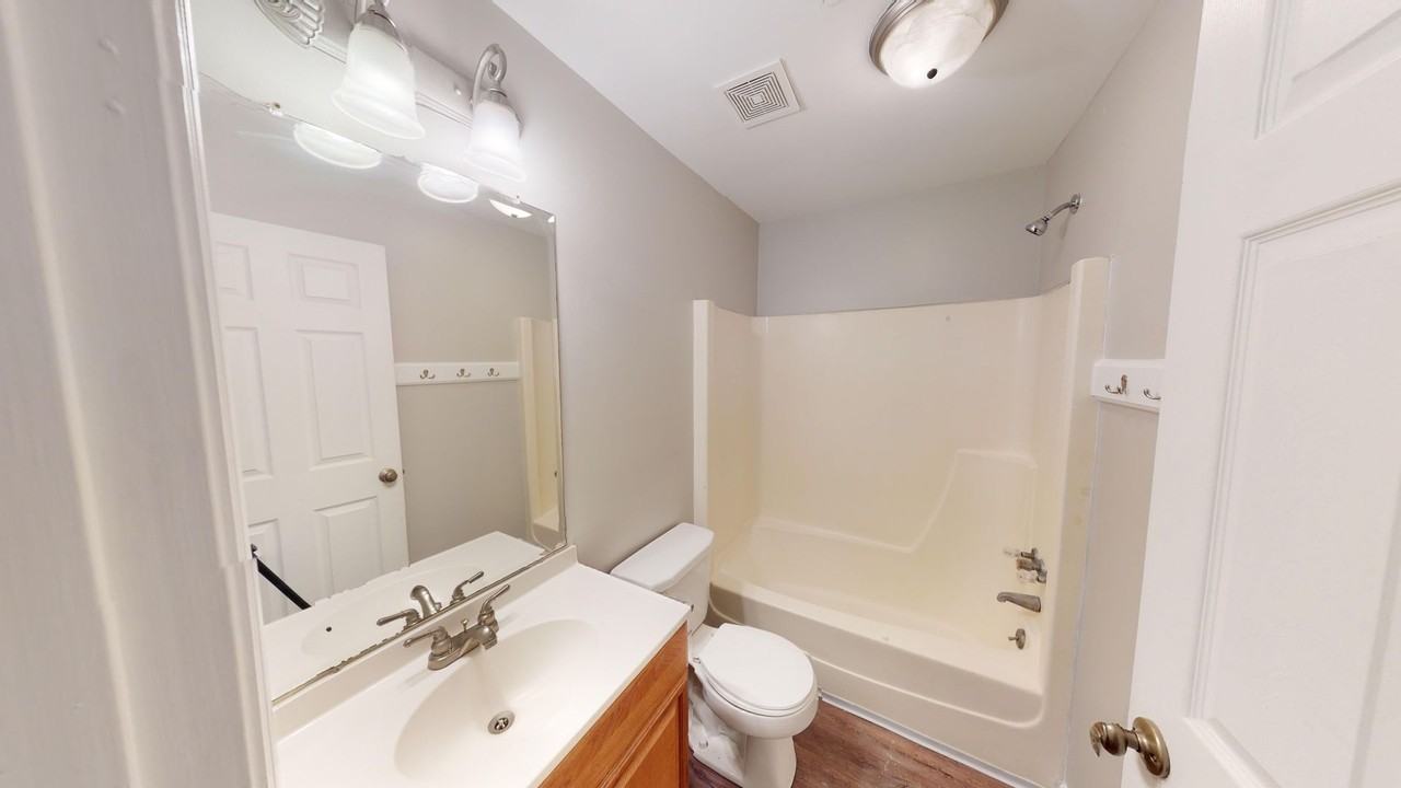 Oak Park Apartments - Photo 7 of 38