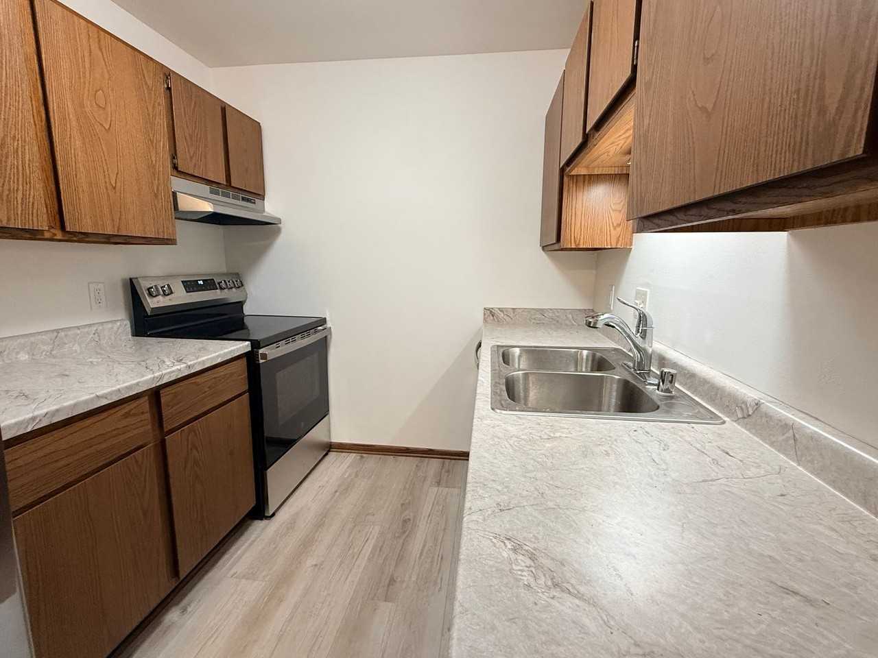 716 Mansfield Ct - Photo 5 of 11