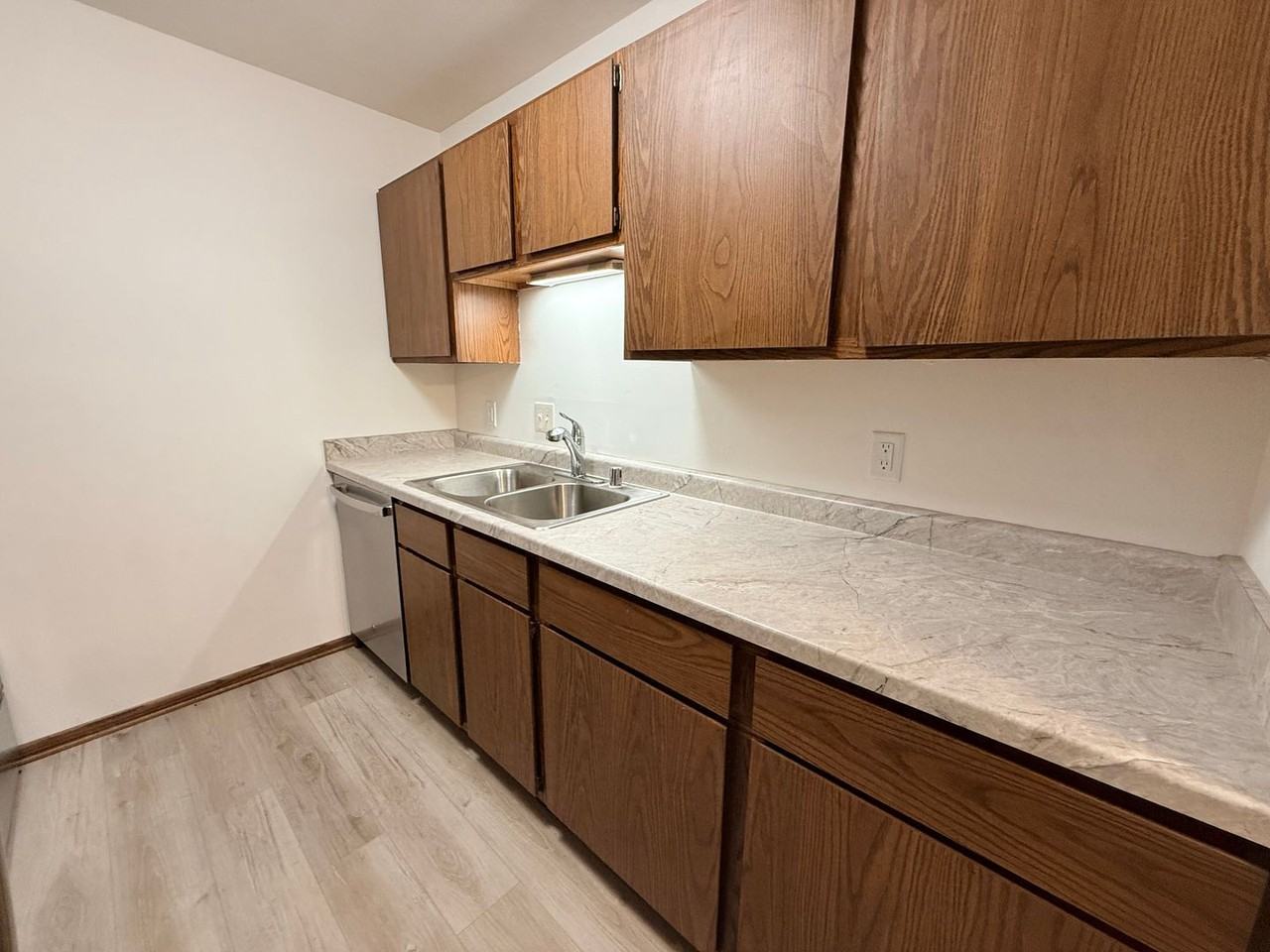716 Mansfield Ct - Photo 6 of 11