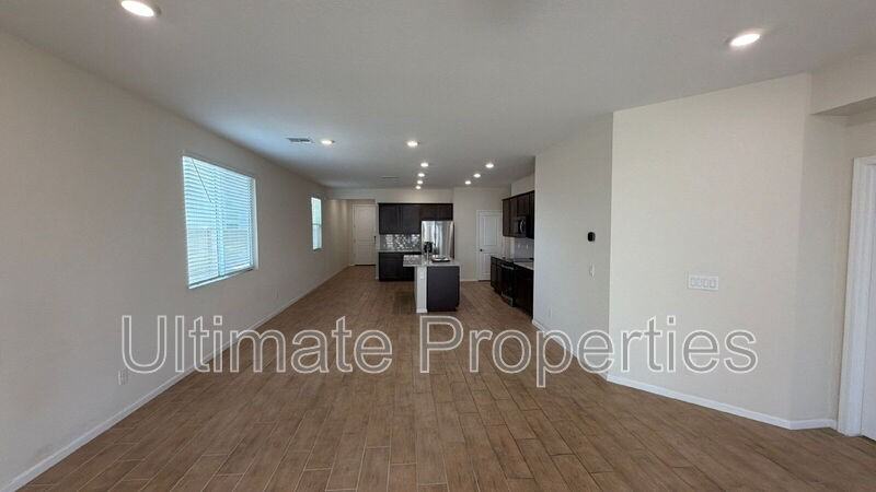 18148 W Daley Ln - Photo 3 of 10