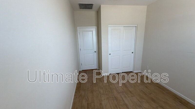 18148 W Daley Ln - Photo 5 of 10