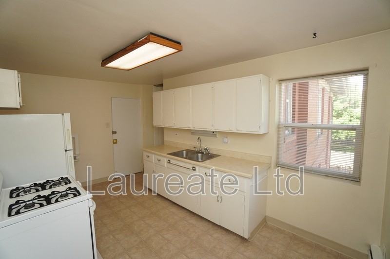 1432 Gaylord St #3 - Photo 6 of 12