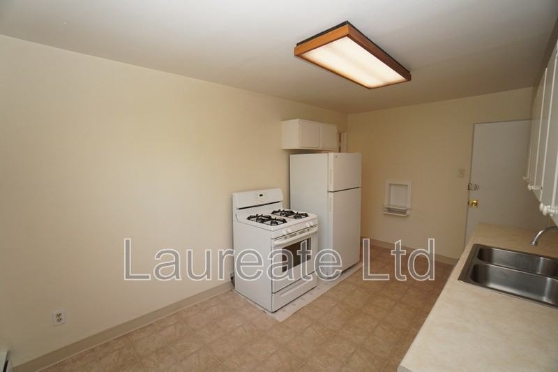 1432 Gaylord St #3 - Photo 7 of 12