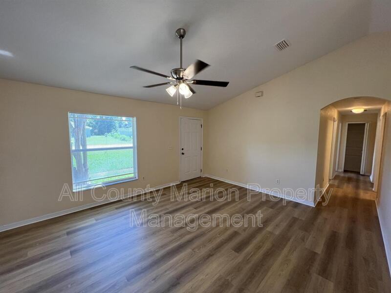 520 Marion Oaks Ln - Photo 3 of 13
