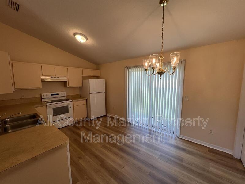 520 Marion Oaks Ln - Photo 5 of 13