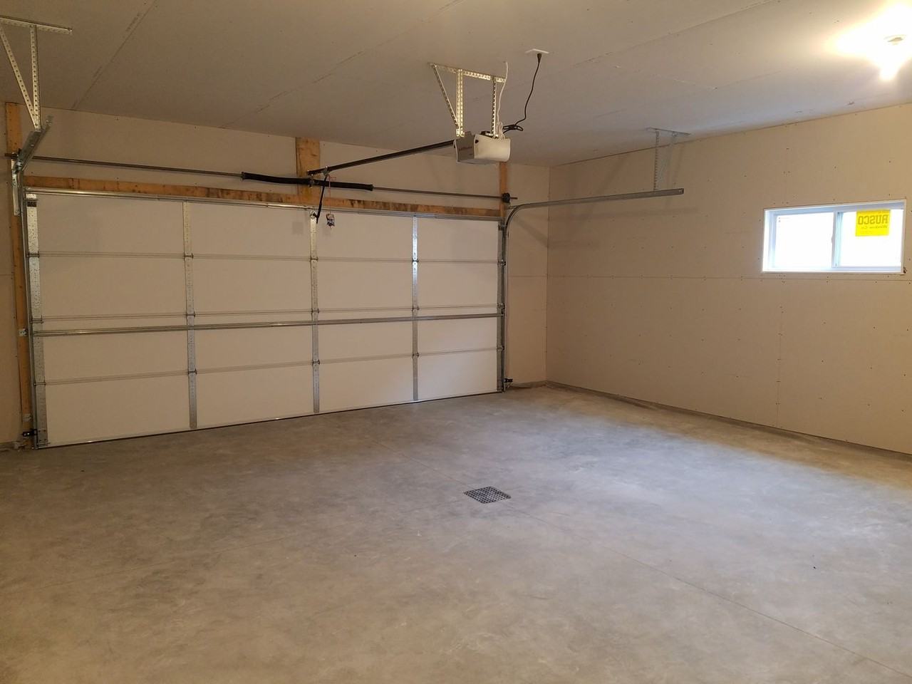 2077 12th St W - Photo 4 of 4