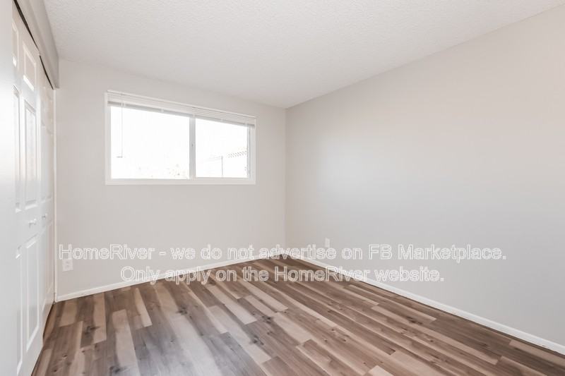 5758 N 42nd Ave - Photo 4 of 18