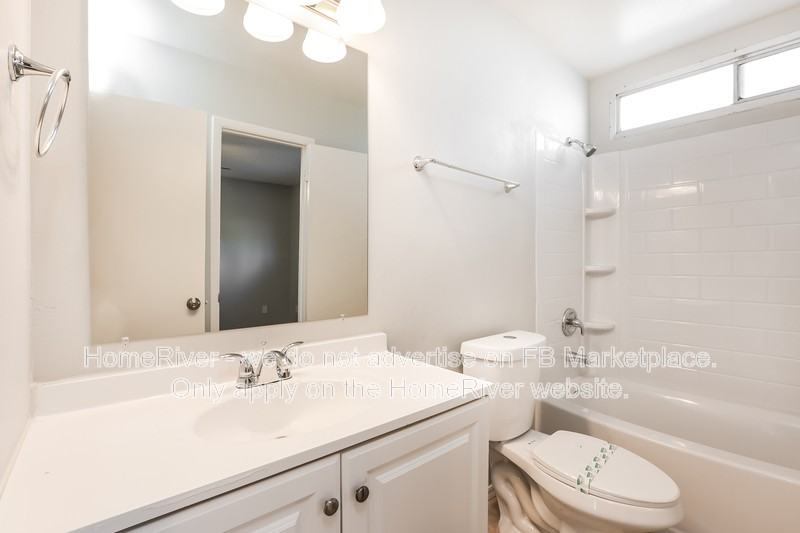 5758 N 42nd Ave - Photo 6 of 18