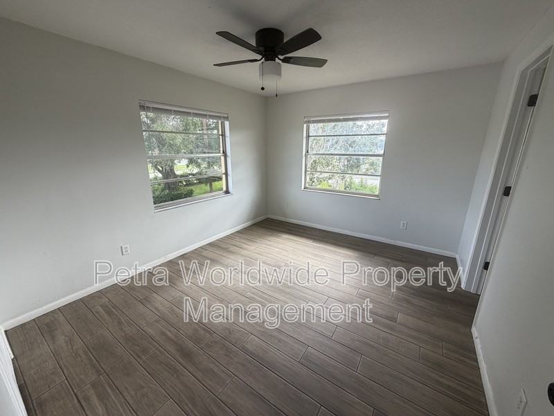 2305 K - Photo 7 of 8