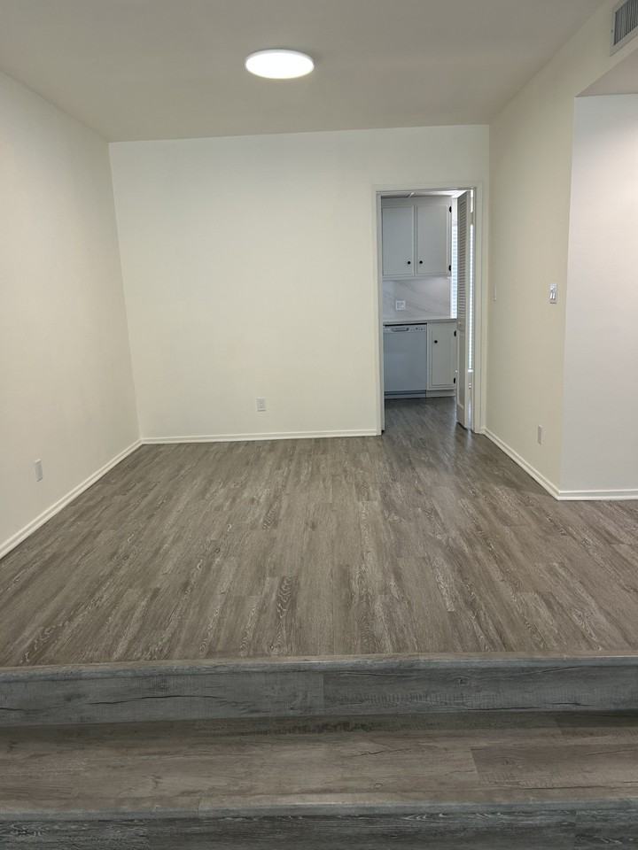347 North Oakhurst Drive - Photo 5 of 16