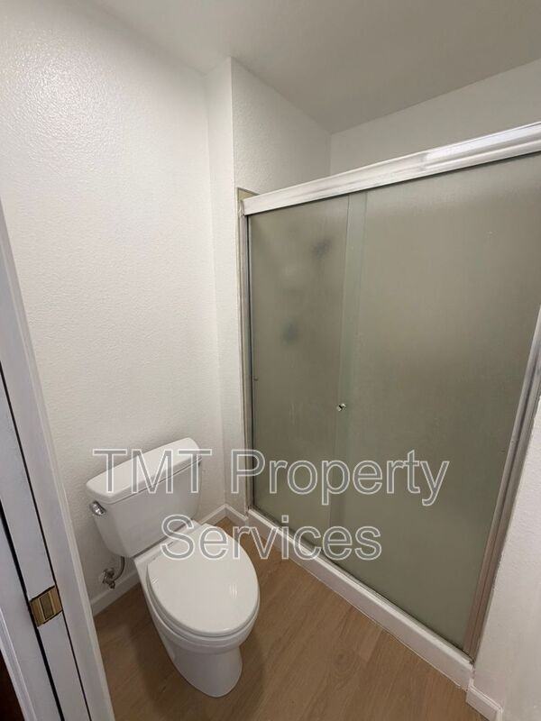 8583 Fairlawn Ct - Photo 6 of 12