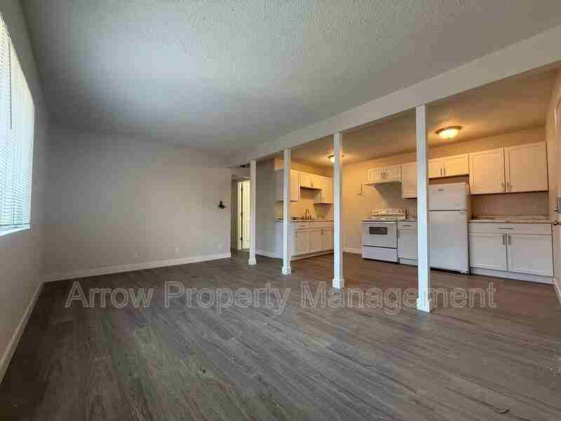 1315 F St - Photo 2 of 10
