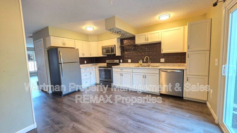 4231 Charleston Dr - Photo 4 of 22