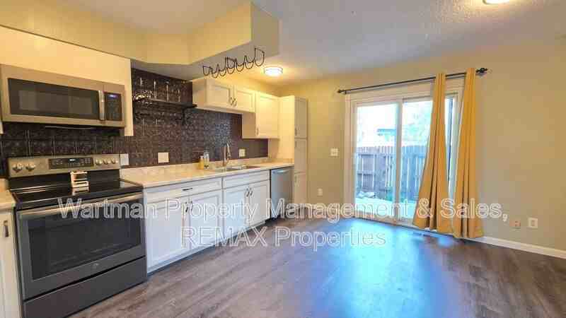 4231 Charleston Dr - Photo 5 of 22