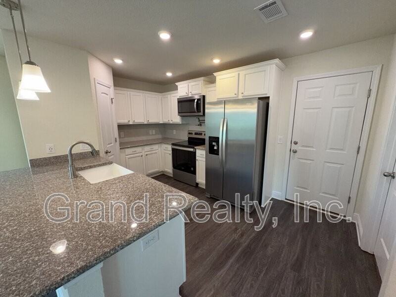 4393 Village Oak Ln - Photo 4 of 23