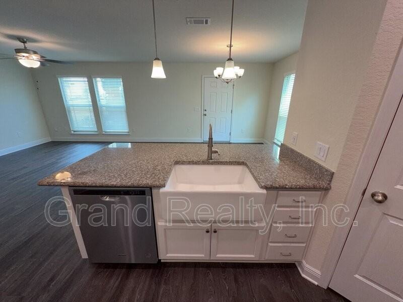 4393 Village Oak Ln - Photo 7 of 23