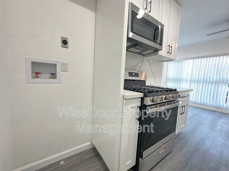 10392 Lampson Ave - Photo 2 of 19