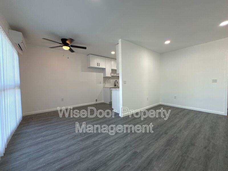 10392 Lampson Ave - Photo 4 of 19