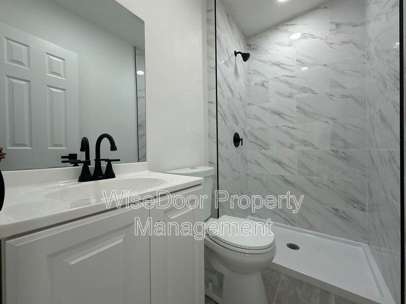 10392 Lampson Ave - Photo 5 of 19