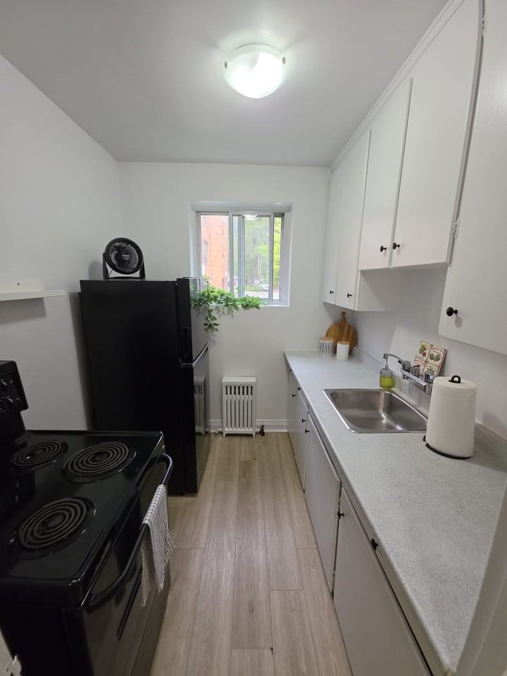 309 The Kingsway #107 - Photo 7 of 14