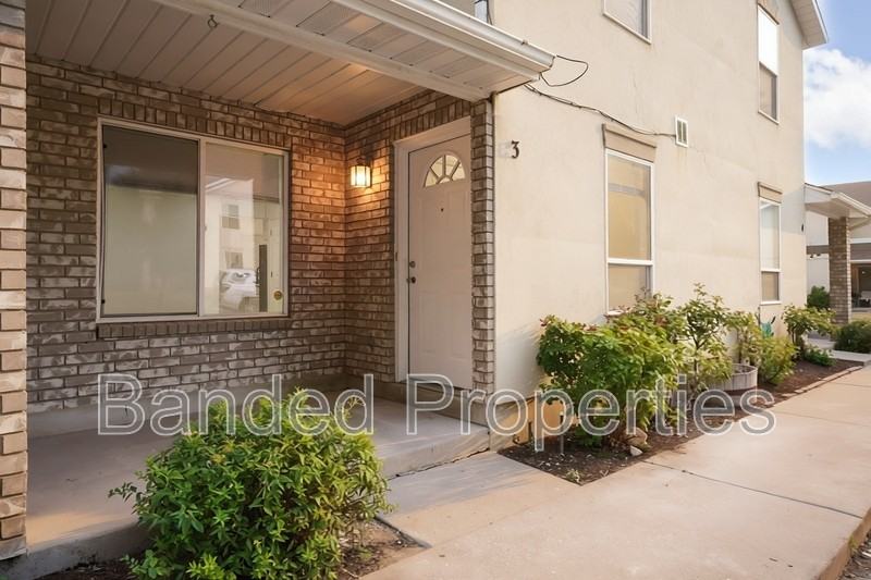 325 Mill St - Photo 2 of 22