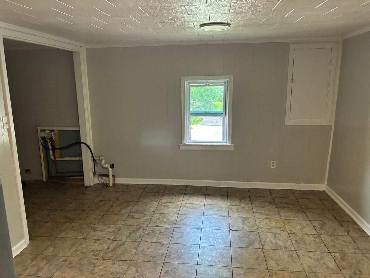 105 N Hatton Ave - Photo 3 of 16
