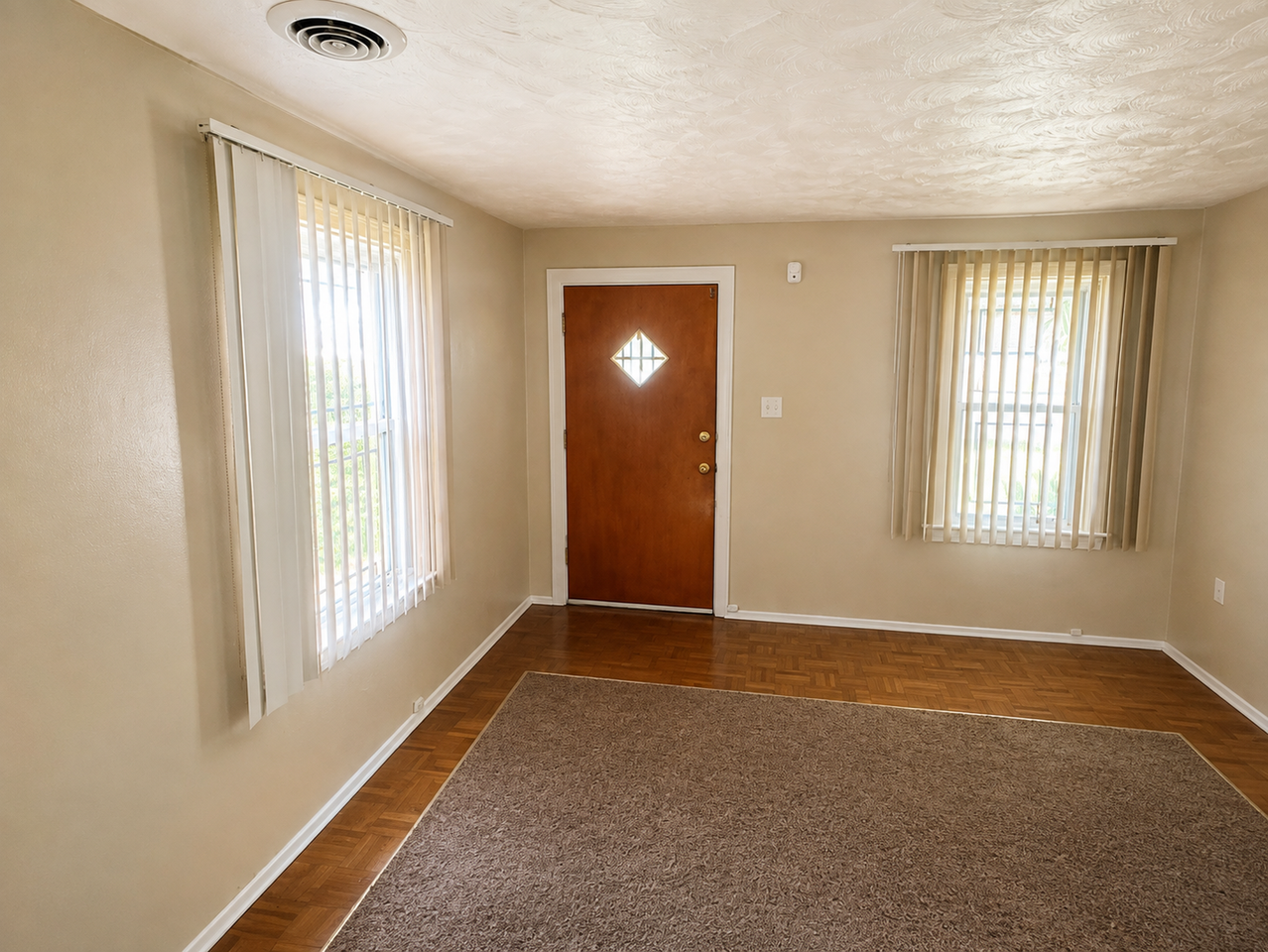 2326 Rhode Island St - Photo 5 of 15