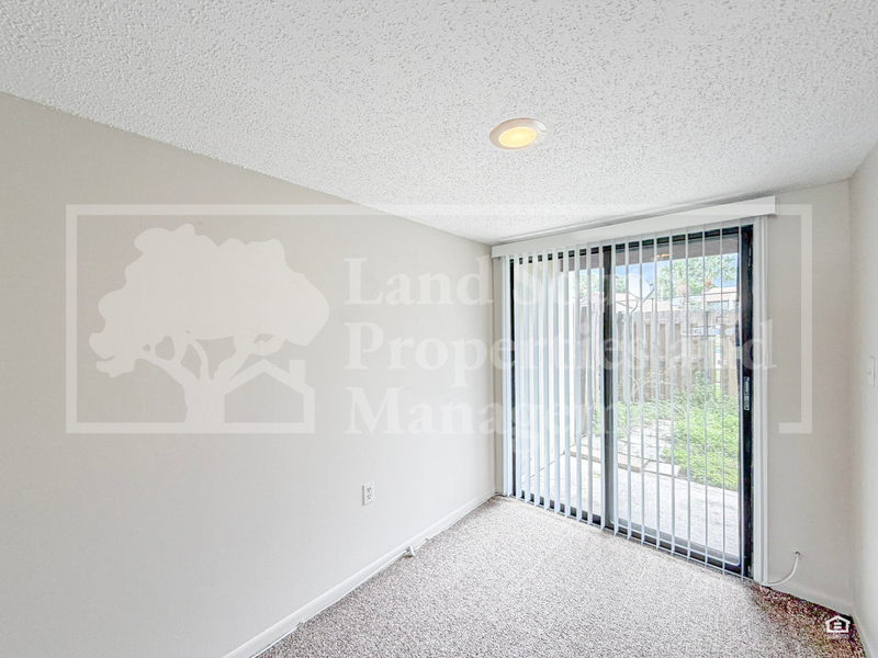 4948 Market Sq - Photo 4 of 17