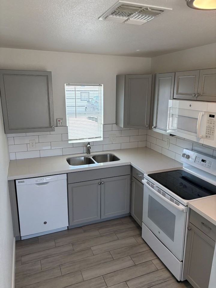 5040 N 18th Ave - Photo 2 of 29