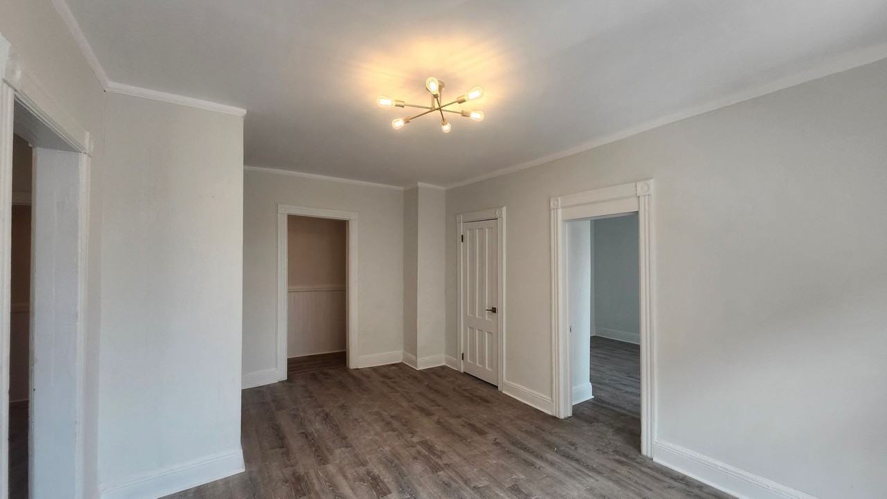 200 Irving Residential - Photo 2 of 19