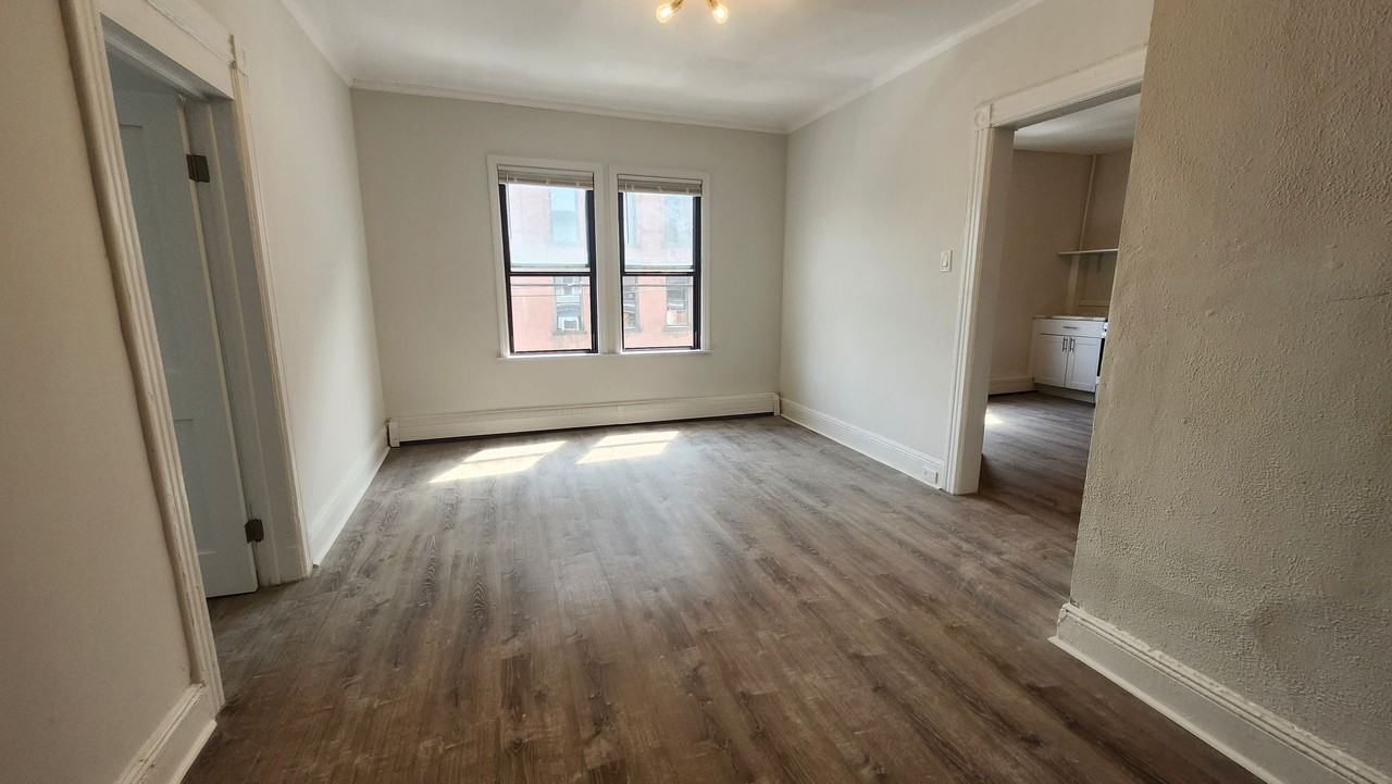200 Irving Residential - Photo 5 of 19