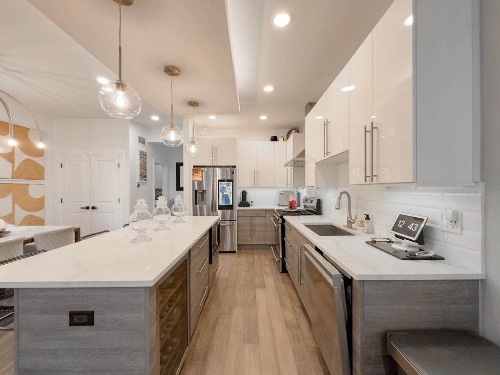 1812 N Sawyer Ave #1R - Photo 2 of 21