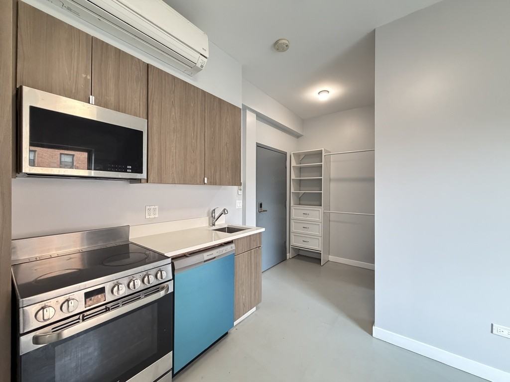 4700 N Racine Ave #316 - Photo 4 of 21