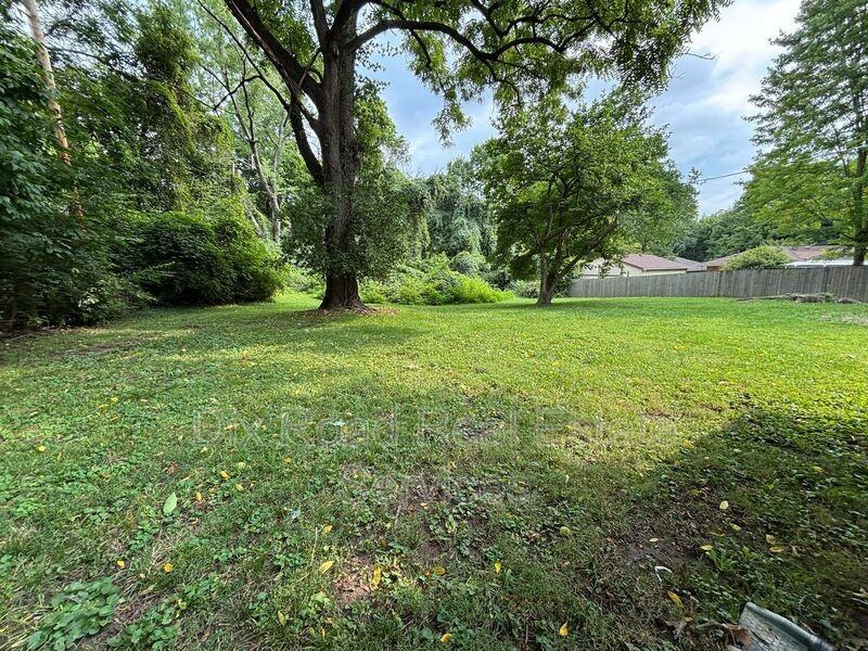 1739 Embury Park Rd - Photo 3 of 25