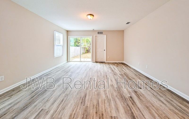 8719 Galveston Ave - Photo 6 of 12