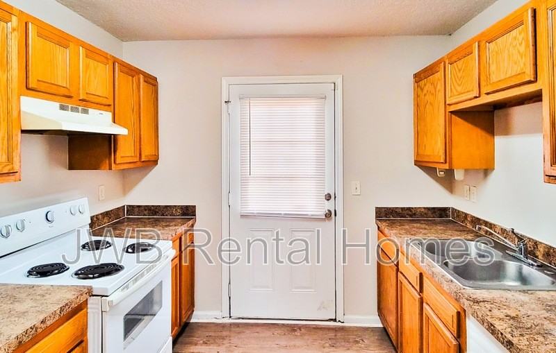 3562 Drexel St - Photo 2 of 11