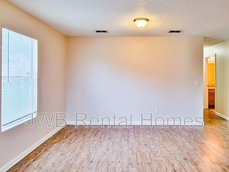 3562 Drexel St - Photo 4 of 11