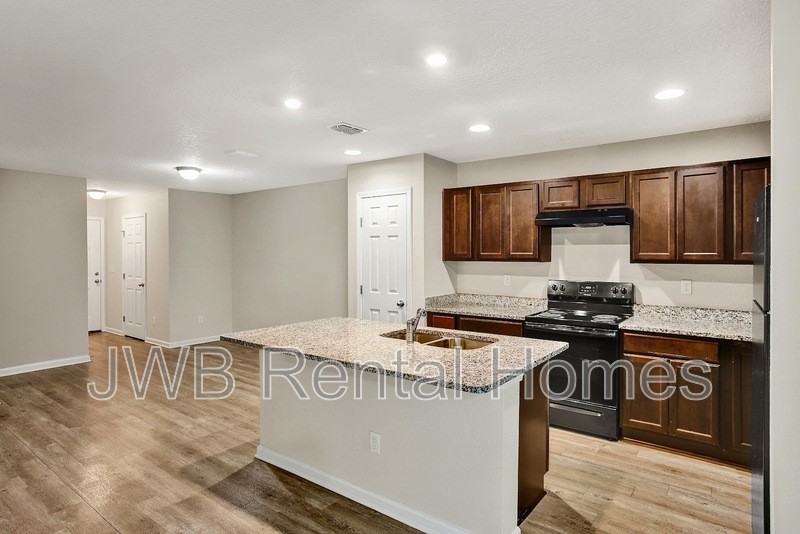 1211 Orton St - Photo 3 of 16