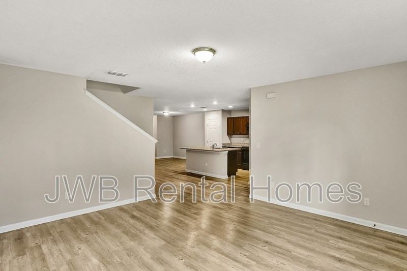 1211 Orton St - Photo 4 of 16