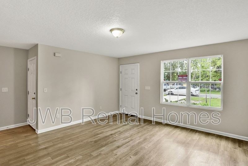 1211 Orton St - Photo 5 of 16