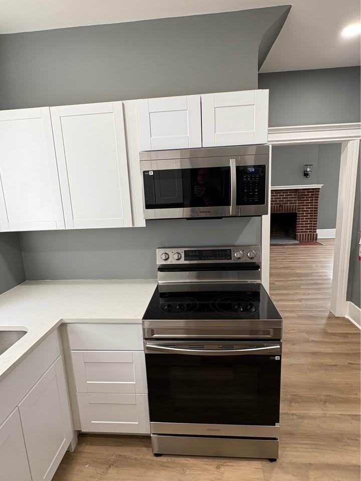 1439 Shore Rd - Photo 2 of 9