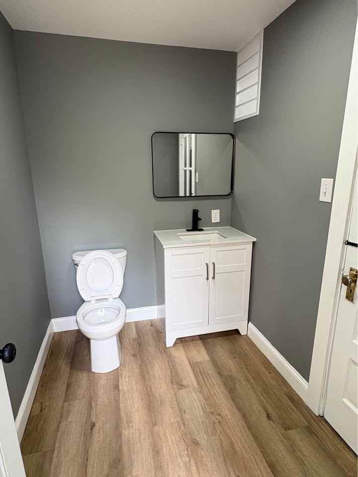 1439 Shore Rd - Photo 3 of 9