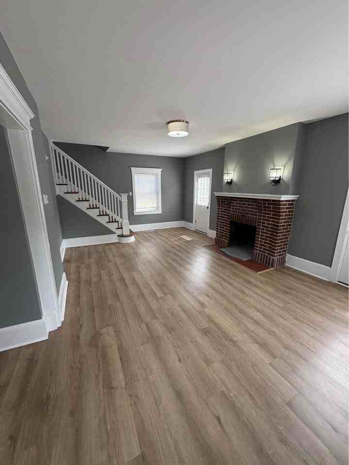 1439 Shore Rd - Photo 5 of 9
