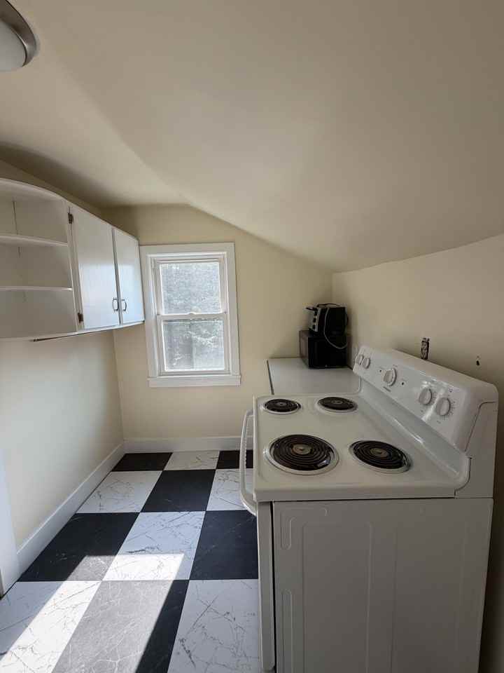 13 1/2 Mansfield Ave #13-1-2 - Photo 3 of 13