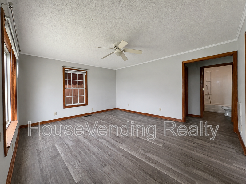 253 Atlantic Ave - Photo 2 of 12