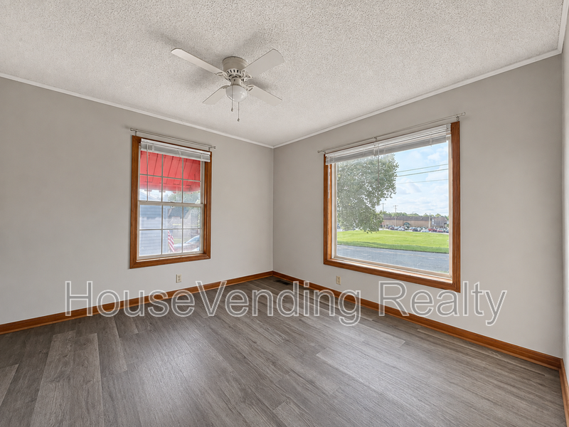 253 Atlantic Ave - Photo 5 of 12